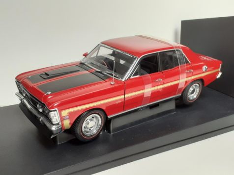 1:18 AUTOart Ford XW Falcon GTHO Phase 2 in Candy Apple Red 72871