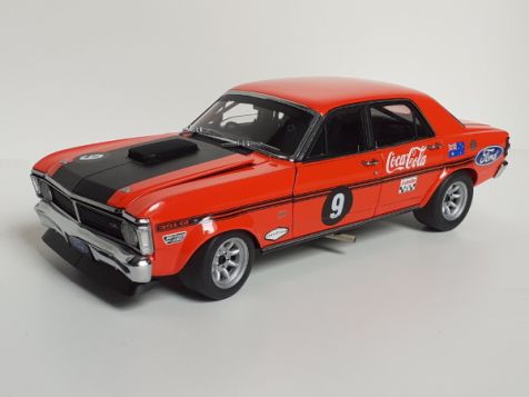 1:18 Classic Carlectables Ford XY GT-HO Super Falcon 1971 Calder Park 18573