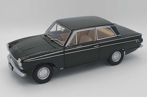 1:18 Classic Carlectables Ford Cortina GT in Goodwood Green 