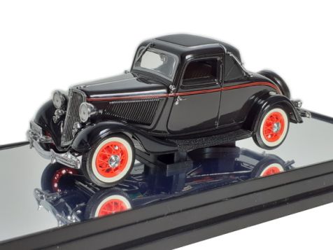 1:43 Classic Carlectables 1933 Ford V8 Coupe in Coach Maroon