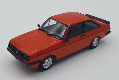 1:43 Maxichamps 1976 Ford Escort Mk II RS2000 in Red