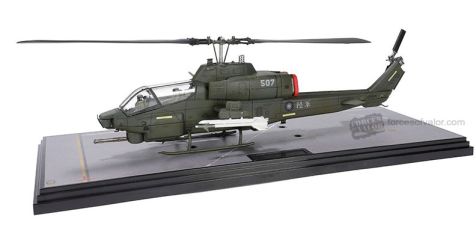 Bell AH-1W "Whiskey Cobra" attack Helicopter with Sidewinder & Hellfinder Missiles ( L M260 7 Tube R M260 7Tube ) - Low Visability Version