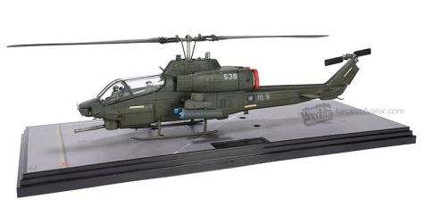 1:48 Forces of Valor Bell AH-1W "Whiskey Cobra" attack Helicopter with Sidewinder & Hellfinder Missiles ( L M261 19 Tube R M260 7Tube )- Low Visability Version